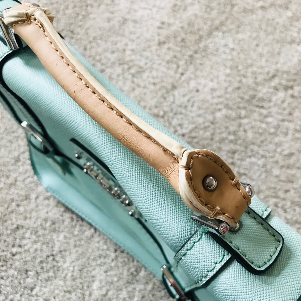 🦋Pastel Guess Hand Bag Purse - Picture 5 of 16